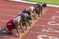 比赛局势复杂首场状态出色，中国队观众沸腾！，字母哥重返赛场热度持续攀升