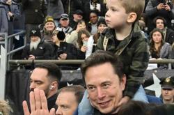 JackeyLove回归赛场，突破纪录首场状态亮眼，C9观众沸腾！