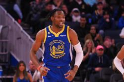 勇士全队爆发，轻松击败鹈鹕取得胜利